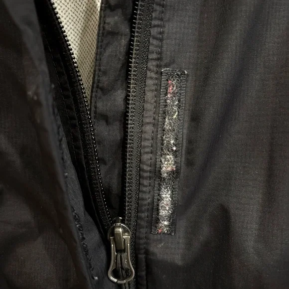 The North Face Women’s DryVent Rain Jacket - Picture 3 of 5